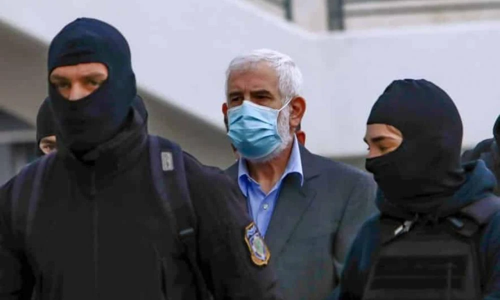 Λαμπάτος: Ο Φιλιππίδης μου πέταξε τασάκι πάνω στην σκηνή